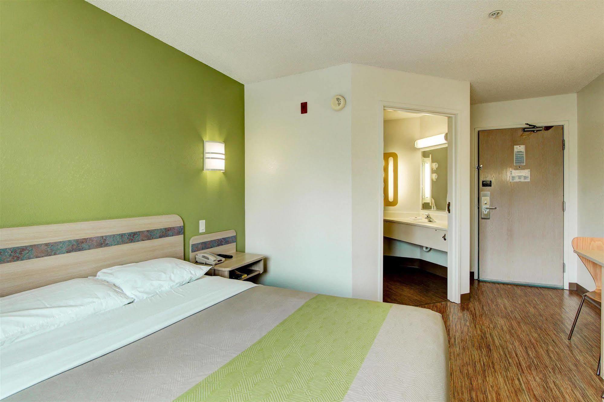Park By Radisson, Inn Aurora